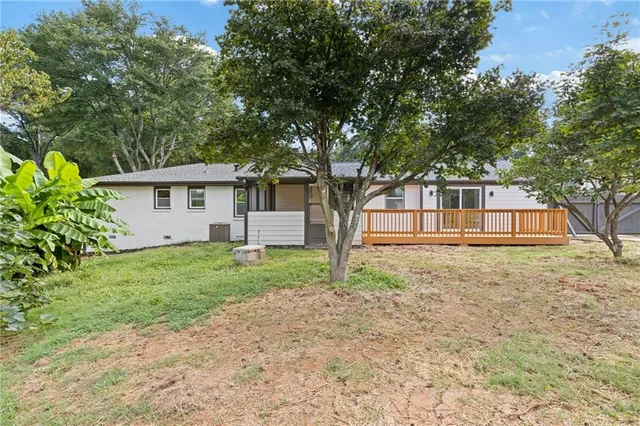 a view of backyard space