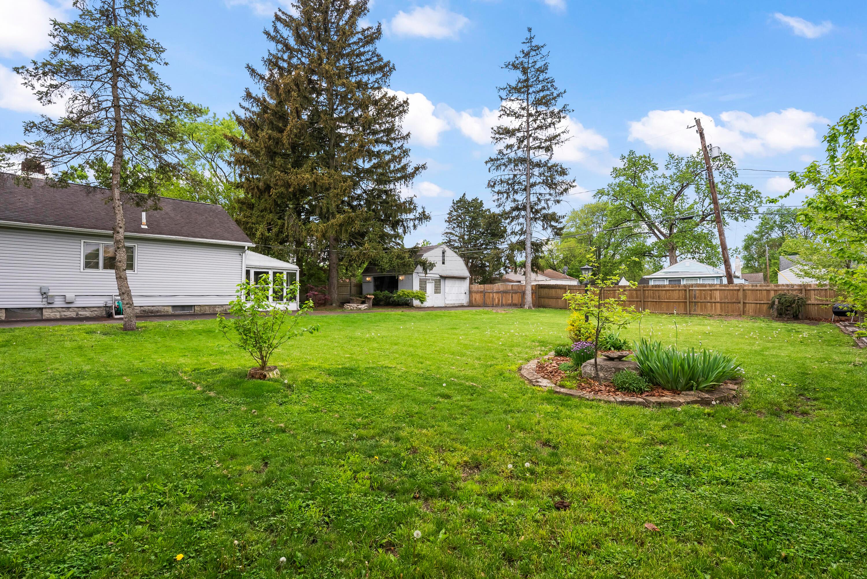3189 McGuffey Road Columbus, OH 43224 - Photo 29 of 40 DSC00939