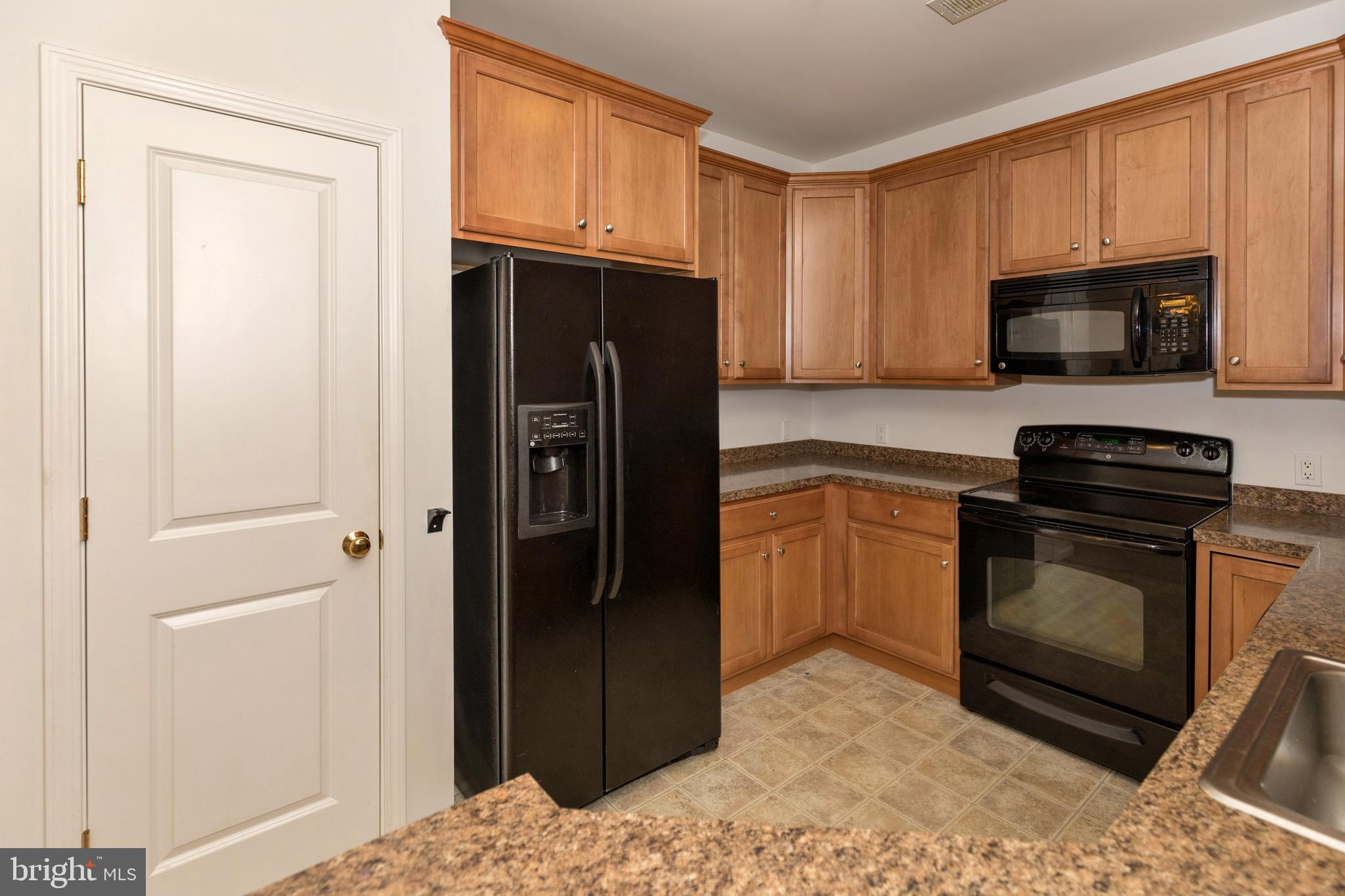 109 Raphael Court Williamstown, NJ 08094 - Photo 5 of 27 Kitchen