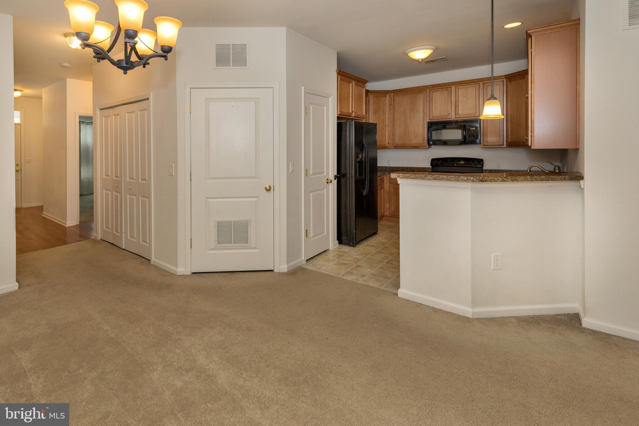 109 Raphael Court Williamstown, NJ 08094 - Photo 8 of 27 Dining area
