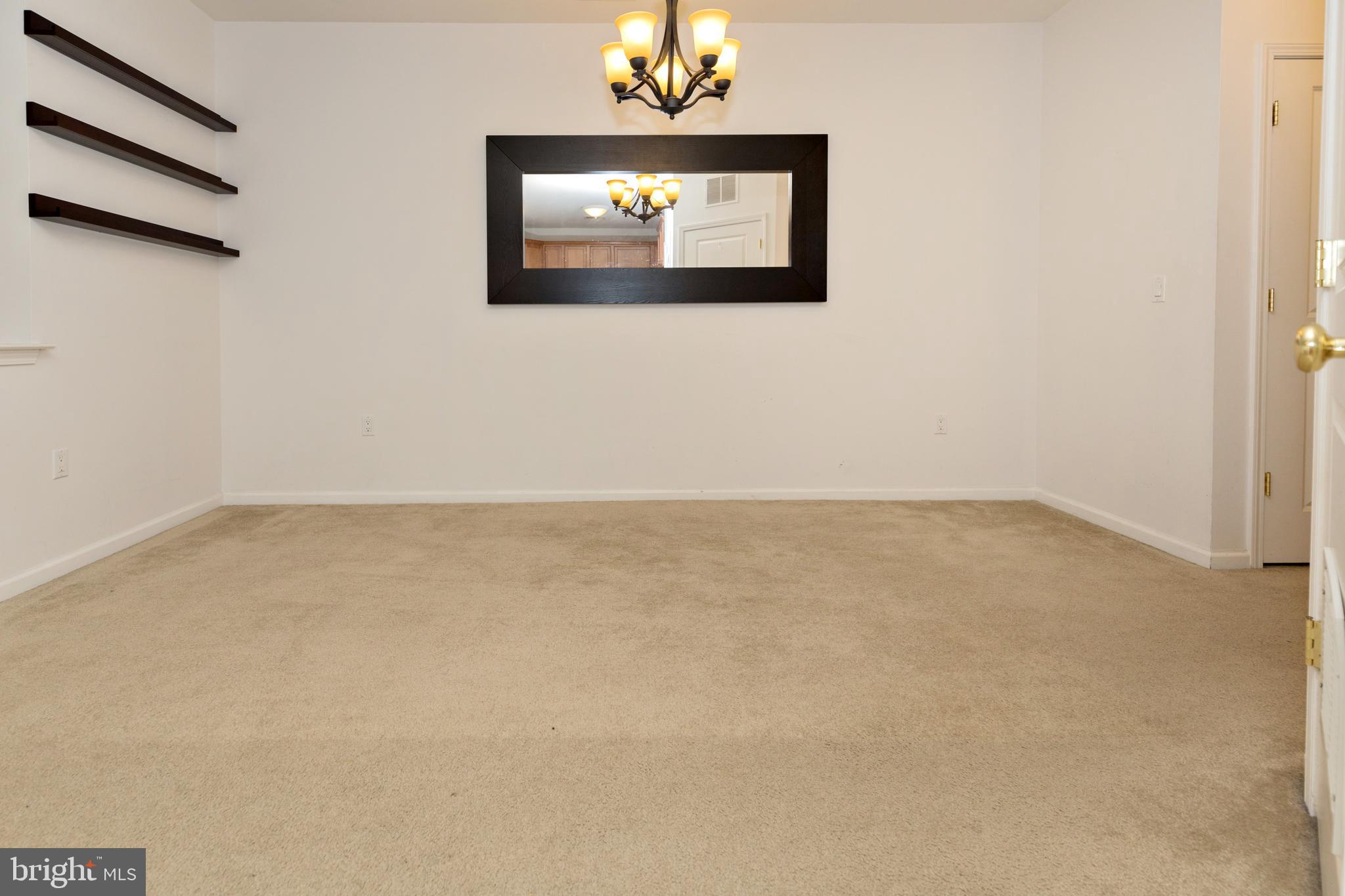 109 Raphael Court Williamstown, NJ 08094 - Photo 9 of 27 Dining area