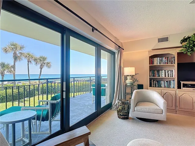 $2,900 | 4101 Ocean Drive, Unit 2B, Vero Beach, FL 32963