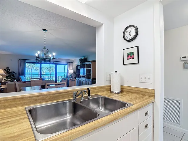 $2,900 | 4101 Ocean Drive, Unit 2B, Vero Beach, FL 32963