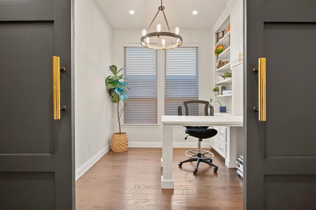 620 Bridgewater Road Fort Worth, TX 76131 - Photo 6 of 40