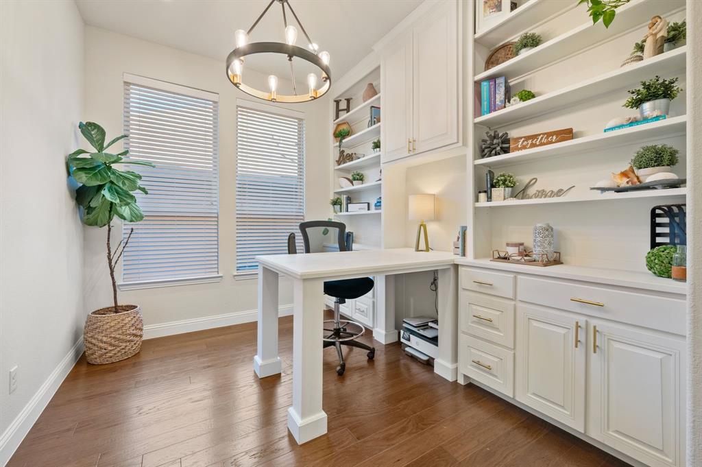 620 Bridgewater Road Fort Worth, TX 76131 - Photo 7 of 40