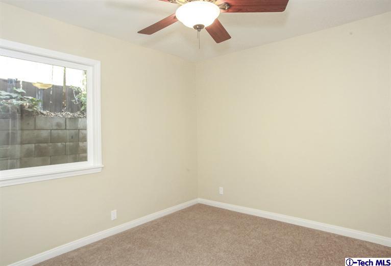 4465 Rising Hill Road Altadena, CA 91001 - Photo 27 of 45 an empty room with a window