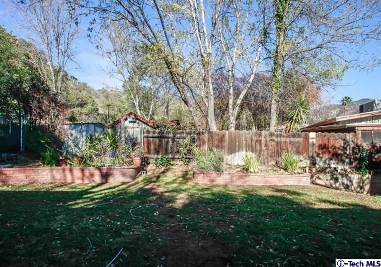 4465 Rising Hill Road Altadena, CA 91001 - Photo 41 of 45 a view of outdoor space and yard