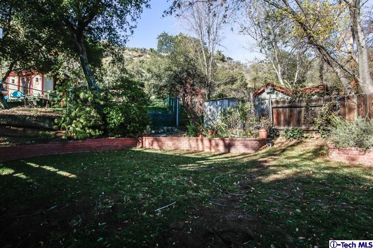 4465 Rising Hill Road Altadena, CA 91001 - Photo 42 of 45 a view of a outdoor space