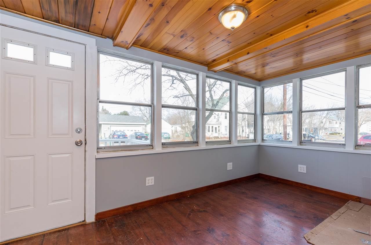 74 Maple Street Rochester, NH 03867 - Photo 4 of 37