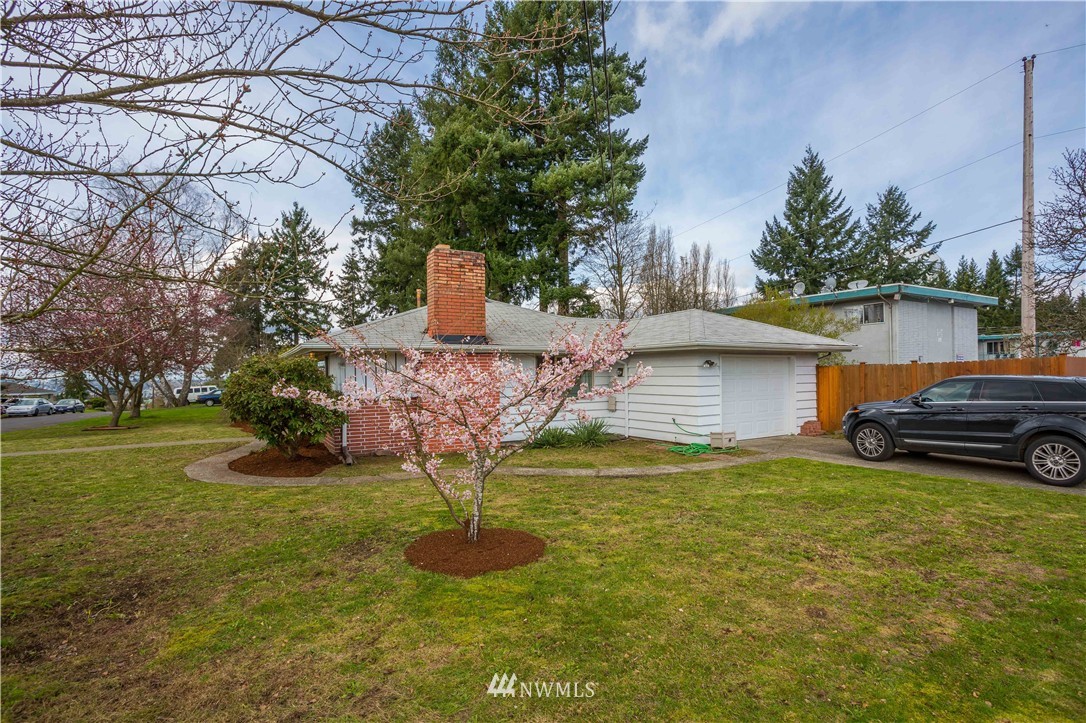 3414 Northeast 11th Place Renton, WA 98056 - Photo 2 of 15 Gallery Image 2
