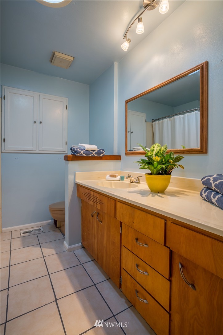 3414 Northeast 11th Place Renton, WA 98056 - Photo 13 of 15 Gallery Image 13