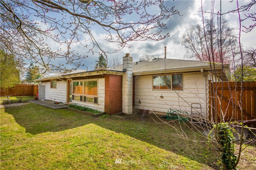 3414 Northeast 11th Place Renton, WA 98056 - Photo 14 of 15 Gallery Image 14