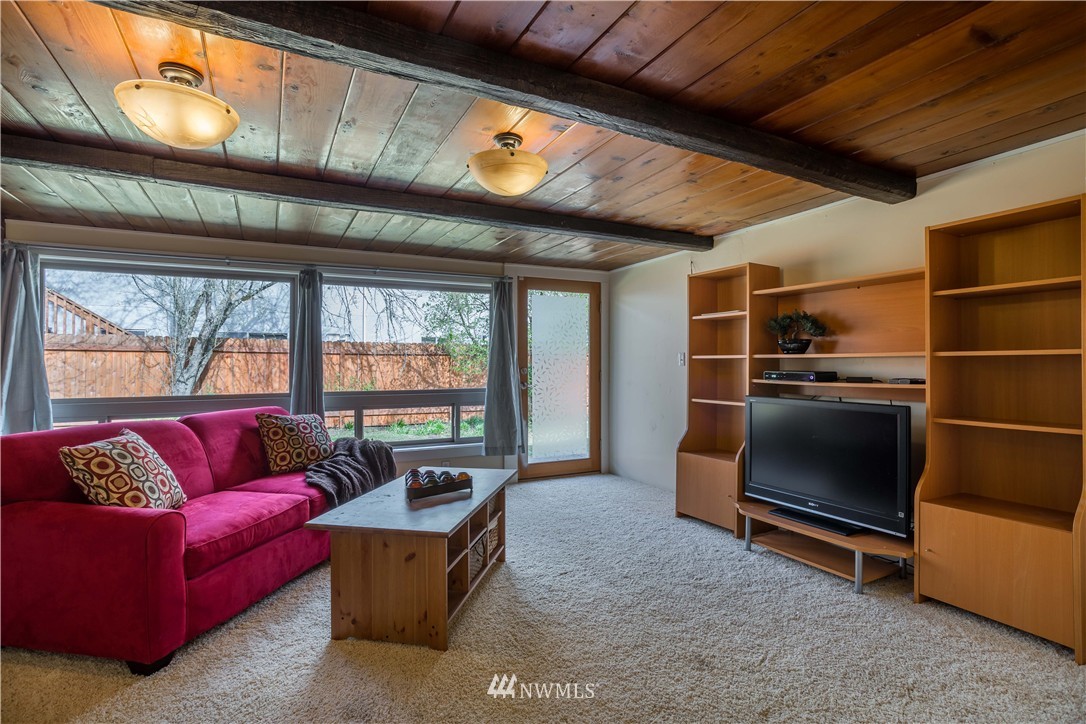 3414 Northeast 11th Place Renton, WA 98056 - Photo 8 of 15 Gallery Image 8