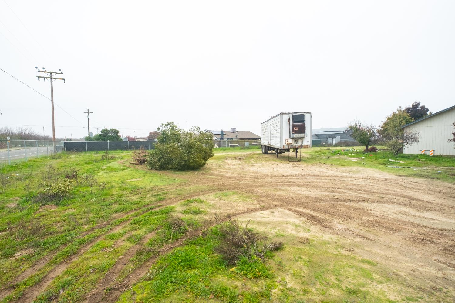 6401 South Chestnut Avenue Fresno, CA 93725 - Photo 24 of 36 a view of a city