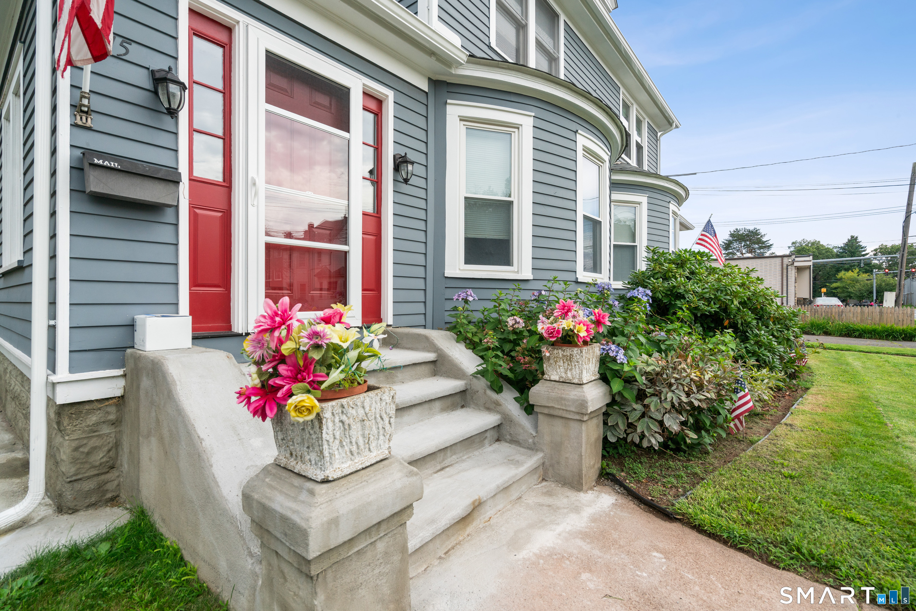 15 Summit Street Manchester, CT 06040 - Photo 2 of 34 Gallery Image 2