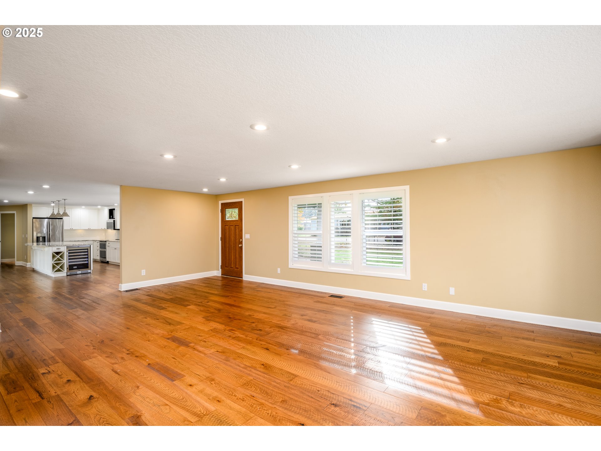 6939 South Zimmerman Road Aurora, OR 97002 - Photo 11 of 45 Family Room