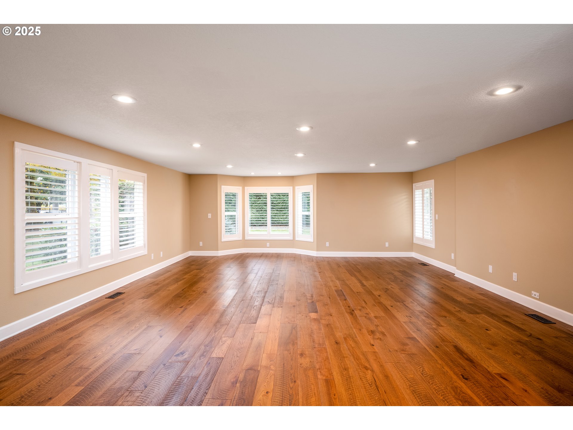 6939 South Zimmerman Road Aurora, OR 97002 - Photo 12 of 45 Family Room