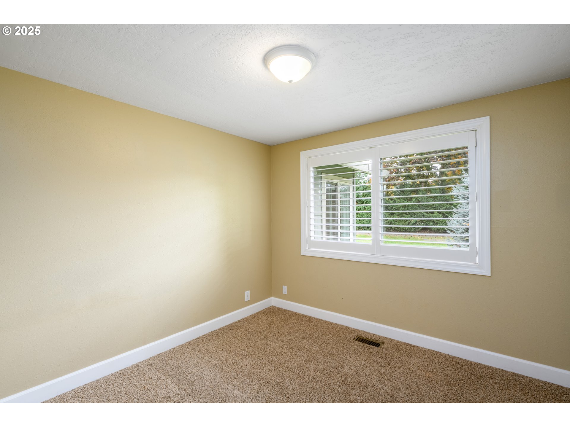 6939 South Zimmerman Road Aurora, OR 97002 - Photo 14 of 45 Bedroom