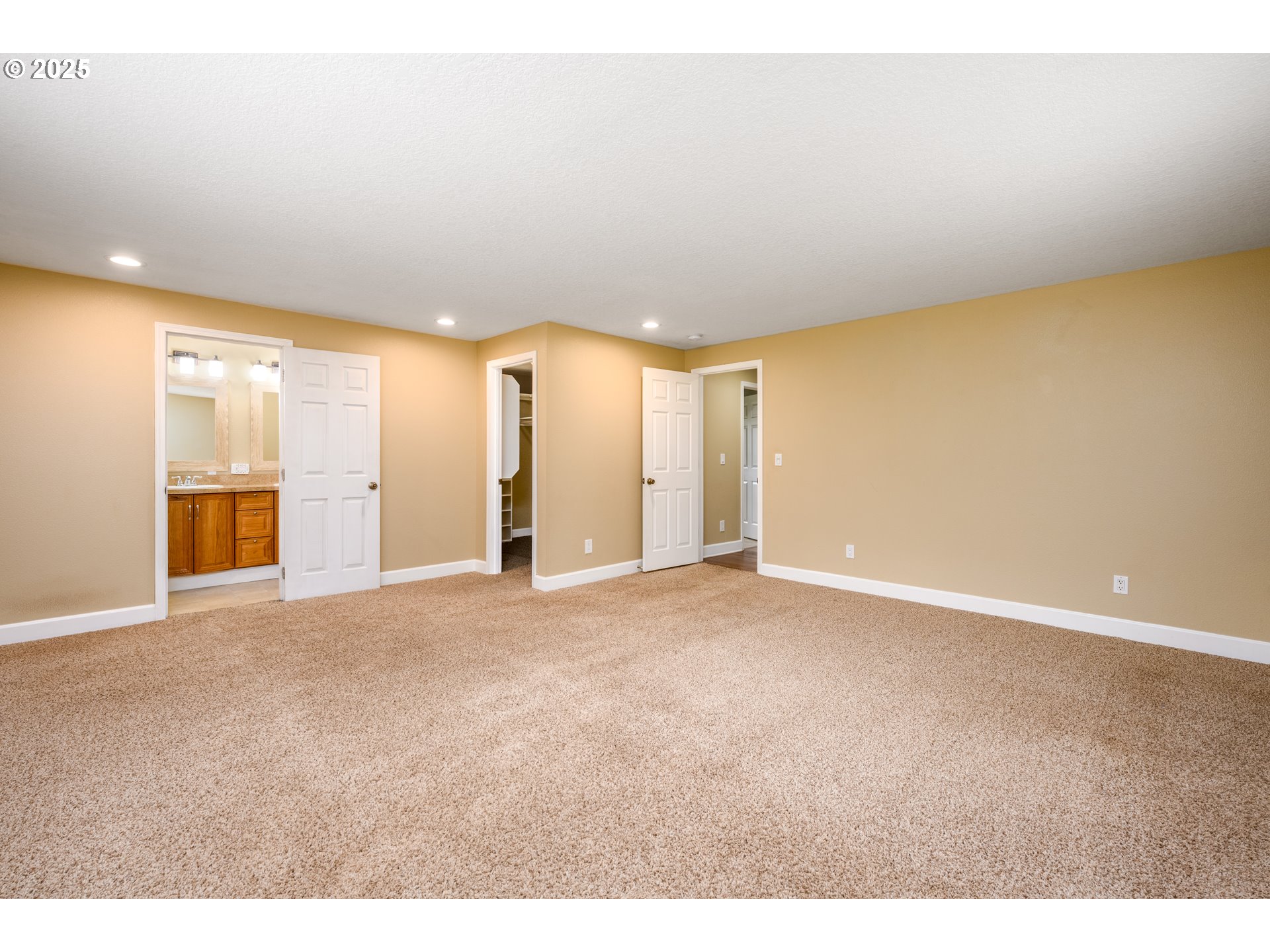 6939 South Zimmerman Road Aurora, OR 97002 - Photo 22 of 45 Bedroom, Owner's Suite