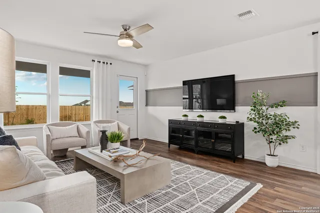 $315,690 | 1303 Birdsong Avenue, Marion, TX 78124