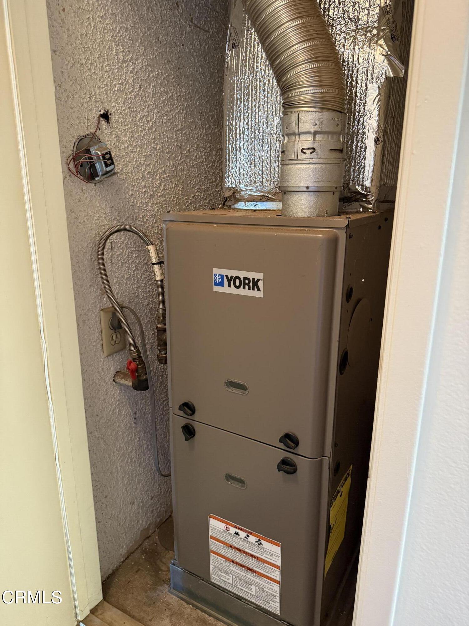 4800 Clover Drive Oxnard, CA 93033 - Photo 11 of 12 Newer Heater