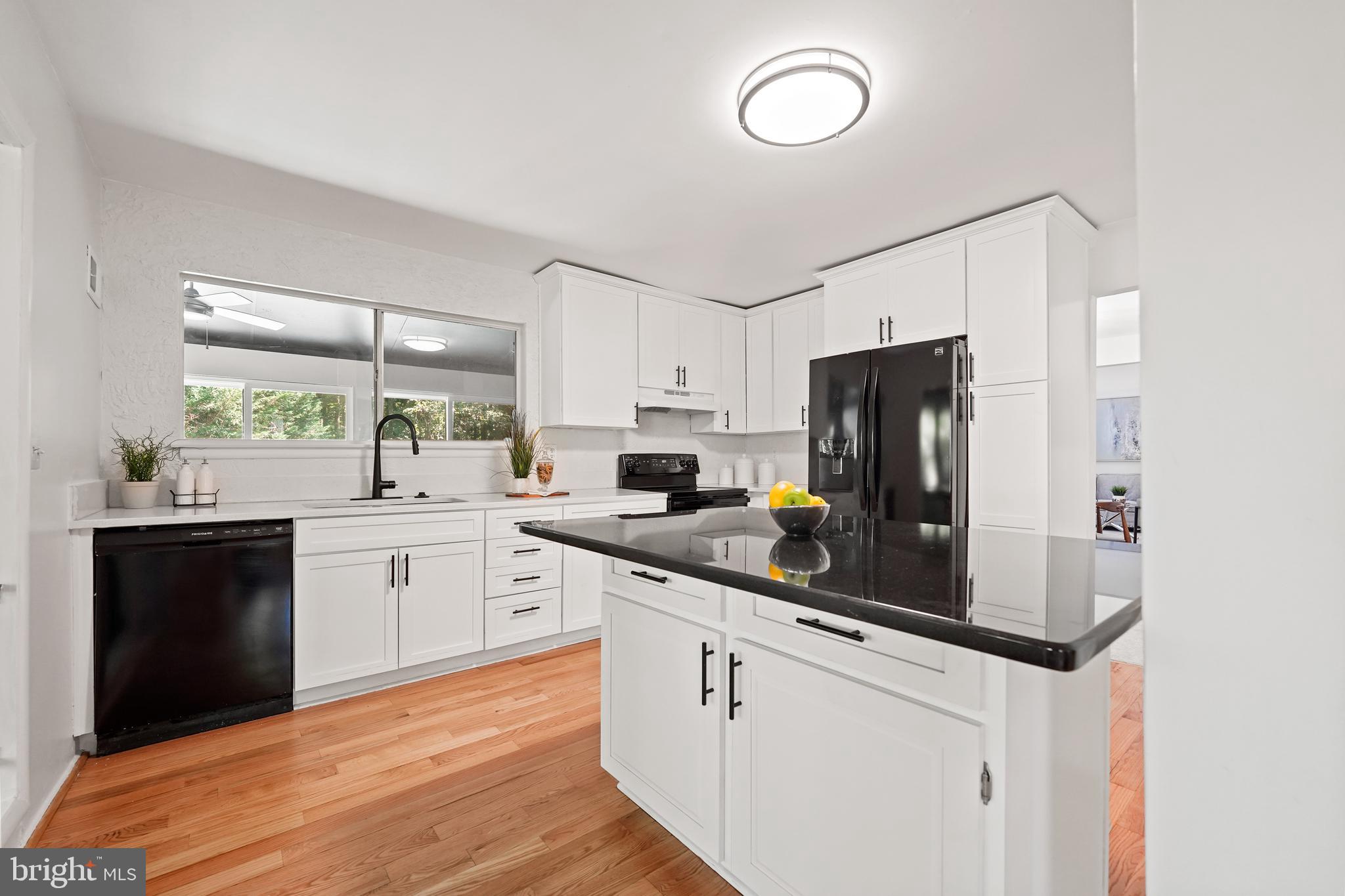 42 Stonegate Drive Silver Spring, MD 20905 - Photo 11 of 54