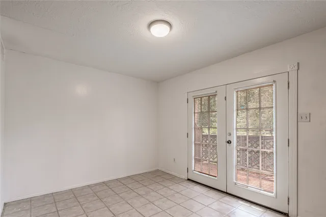 $1,250 | 2521 Crosstimbers Street, Unit F5, Huntsville, TX 77320