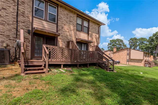 $1,250 | 2521 Crosstimbers Street, Unit F5, Huntsville, TX 77320