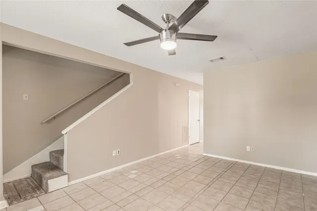 $1,250 | 2521 Crosstimbers Street, Unit F5, Huntsville, TX 77320