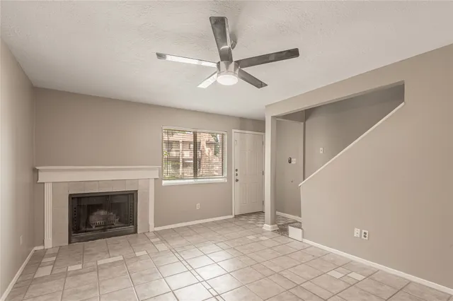 $1,250 | 2521 Crosstimbers Street, Unit F5, Huntsville, TX 77320