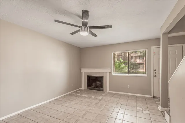 $1,250 | 2521 Crosstimbers Street, Unit F5, Huntsville, TX 77320