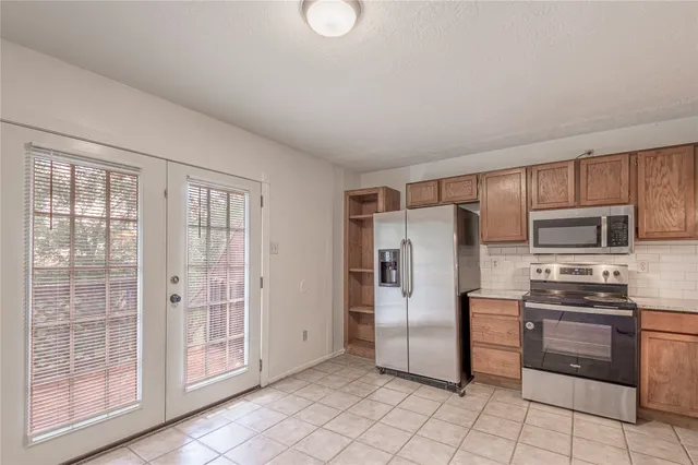 $1,250 | 2521 Crosstimbers Street, Unit F5, Huntsville, TX 77320