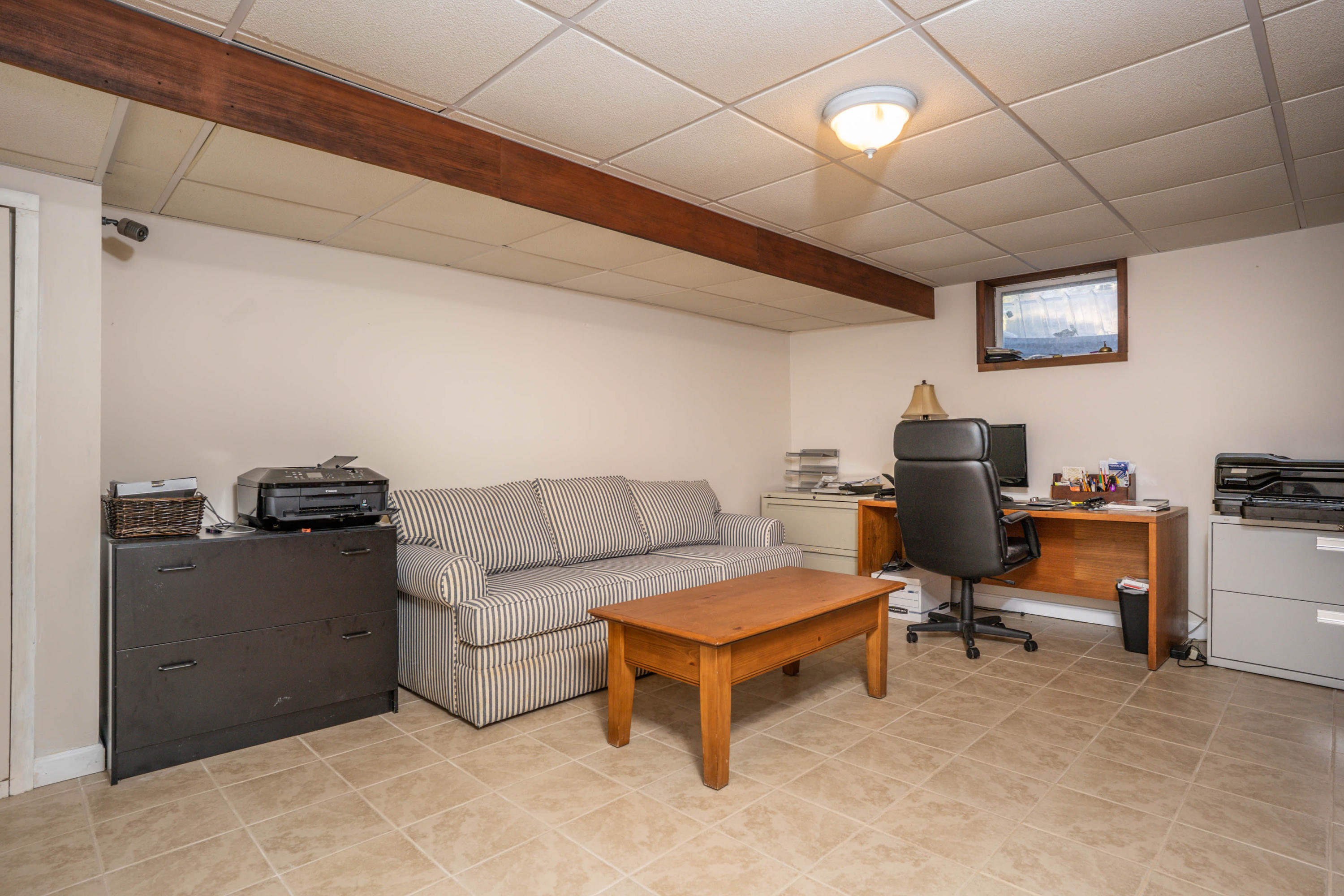 10 Bob White Crescent Mashpee, MA 02649 - Photo 19 of 28 a living room with furniture