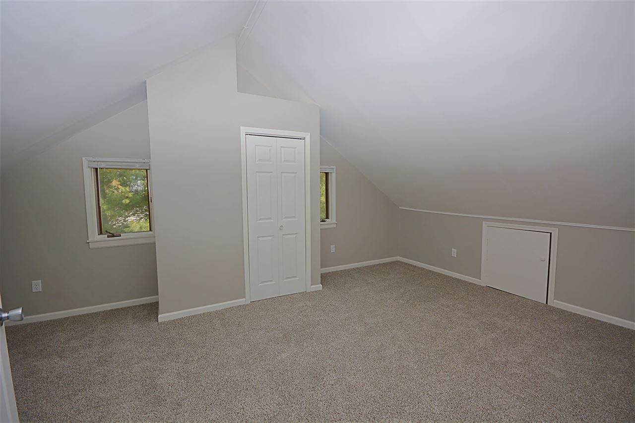 523 10th Avenue Rochelle, IL 61068 - Photo 20 of 22 an empty room with windows