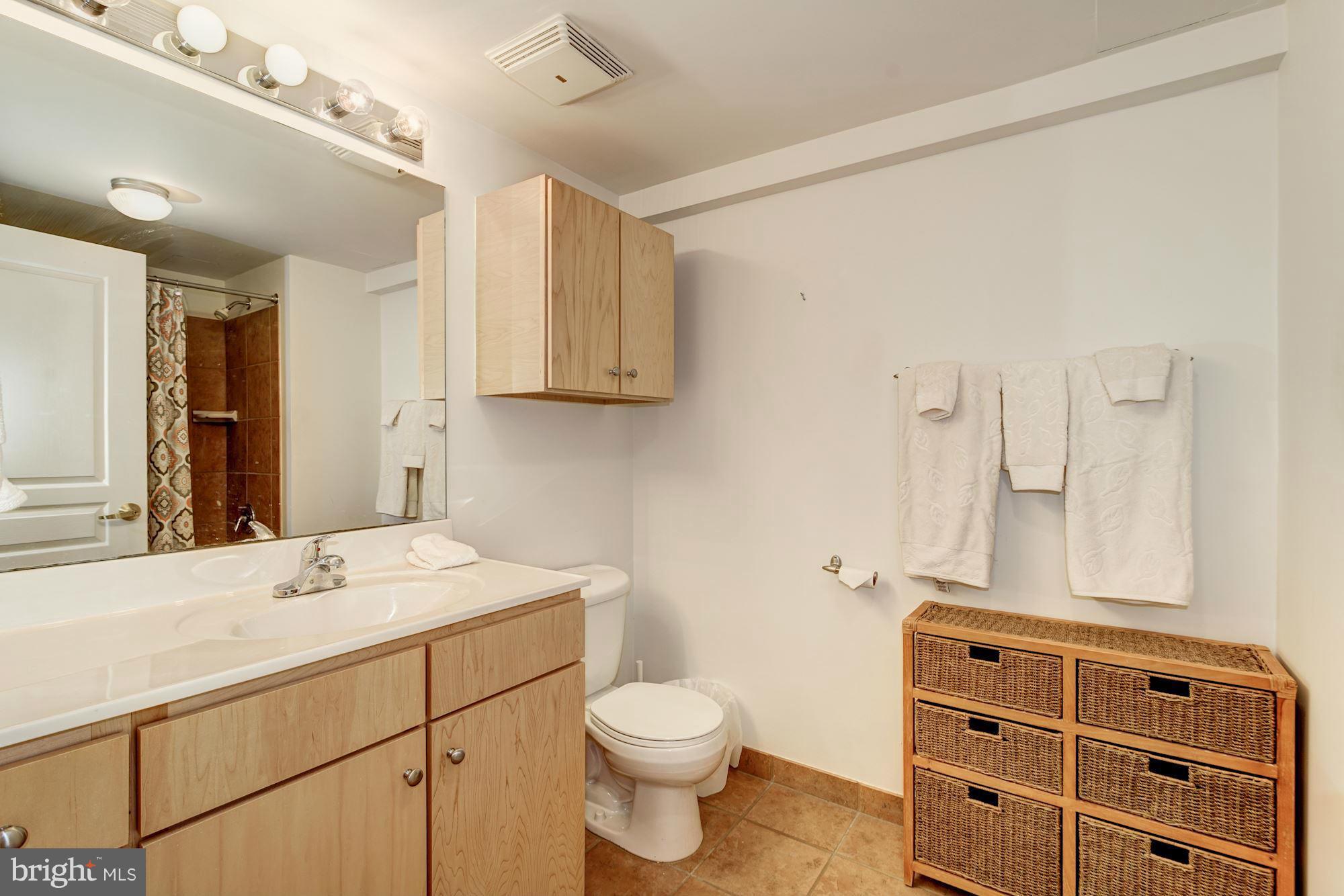 631 D Street Northwest, Unit 738 Washington, DC 20004 - Photo 8 of 25 Bath