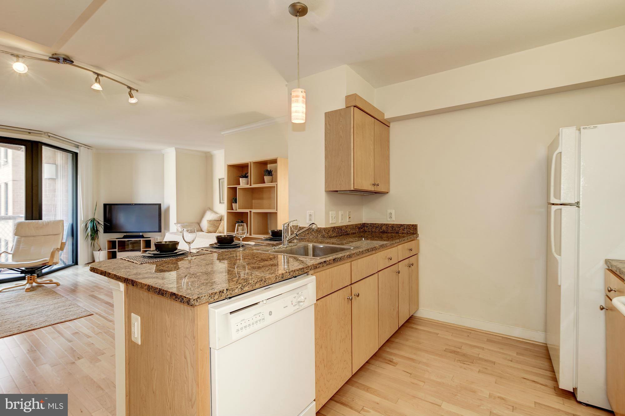 631 D Street Northwest, Unit 738 Washington, DC 20004 - Photo 9 of 25 Kitchen