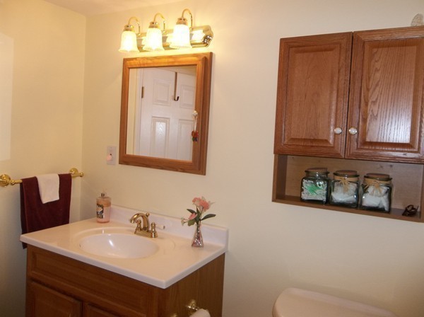26 Hilltop Road Billerica, MA 01821 - Photo 12 of 30 Gallery Image 12