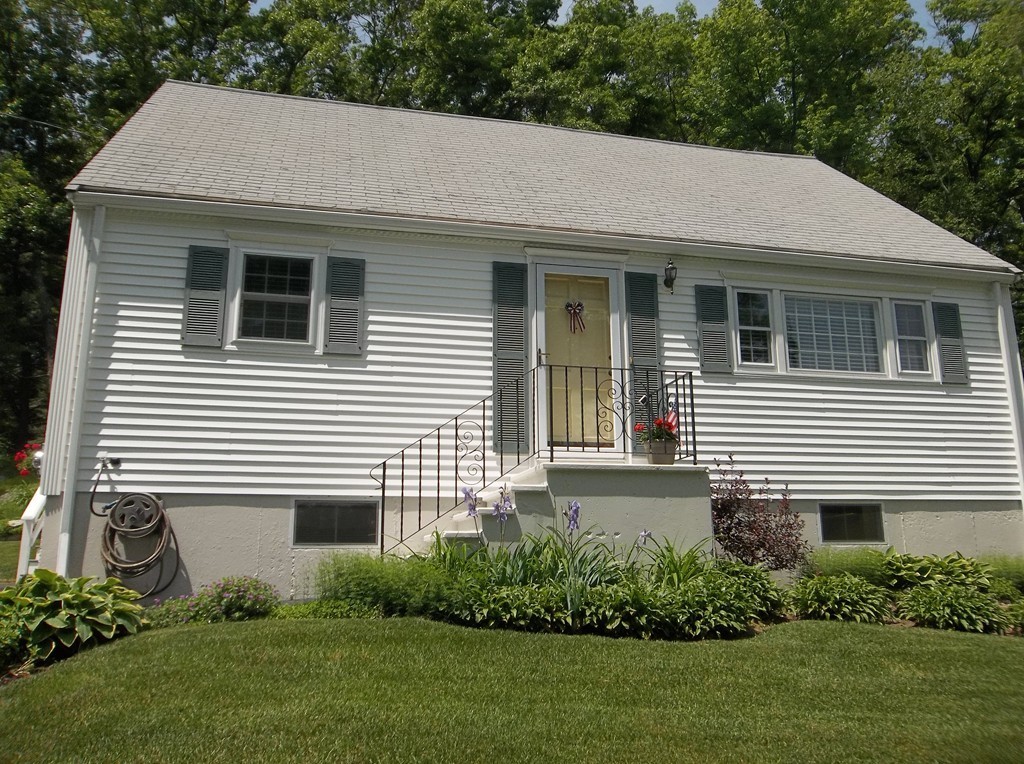 26 Hilltop Road Billerica, MA 01821 - Photo 2 of 30 Gallery Image 2