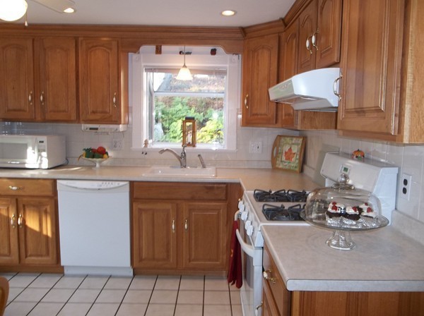 26 Hilltop Road Billerica, MA 01821 - Photo 6 of 30 Gallery Image 6