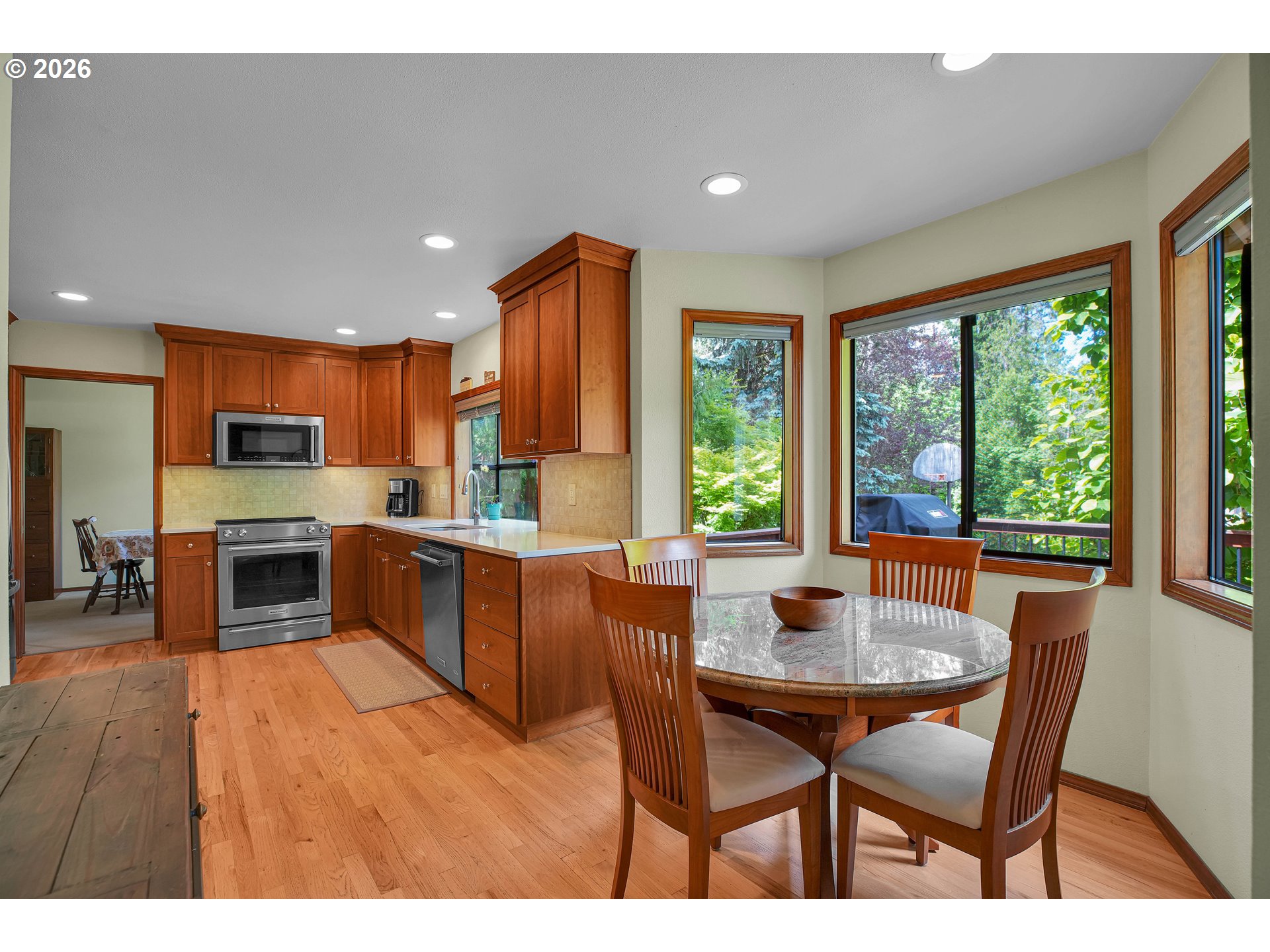 6401 Southwest Dolph Drive Portland, OR 97219 - Photo 22 of 48 Kitchen