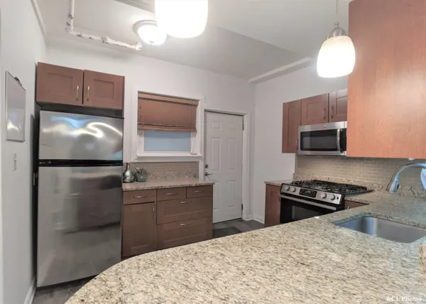 $2,000 | 4312 North Clarendon Avenue, Unit 1200, Chicago, IL 60613