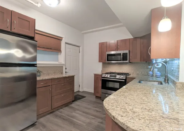 $2,000 | 4312 North Clarendon Avenue, Unit 1200, Chicago, IL 60613