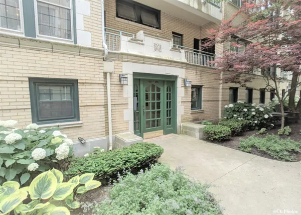 $2,000 | 4312 North Clarendon Avenue, Unit 1200, Chicago, IL 60613
