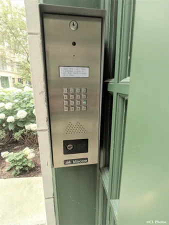 $2,000 | 4312 North Clarendon Avenue, Unit 1200, Chicago, IL 60613