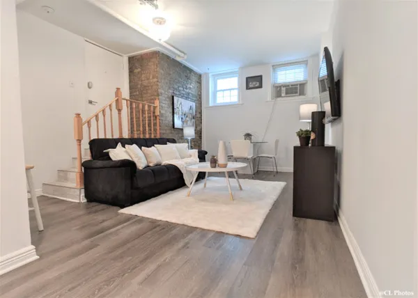 $2,000 | 4312 North Clarendon Avenue, Unit 1200, Chicago, IL 60613
