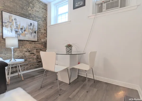 $2,000 | 4312 North Clarendon Avenue, Unit 1200, Chicago, IL 60613