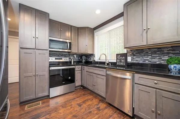 $2,000 | 3479 Thompson Drive Northwest, Atlanta, GA 30331