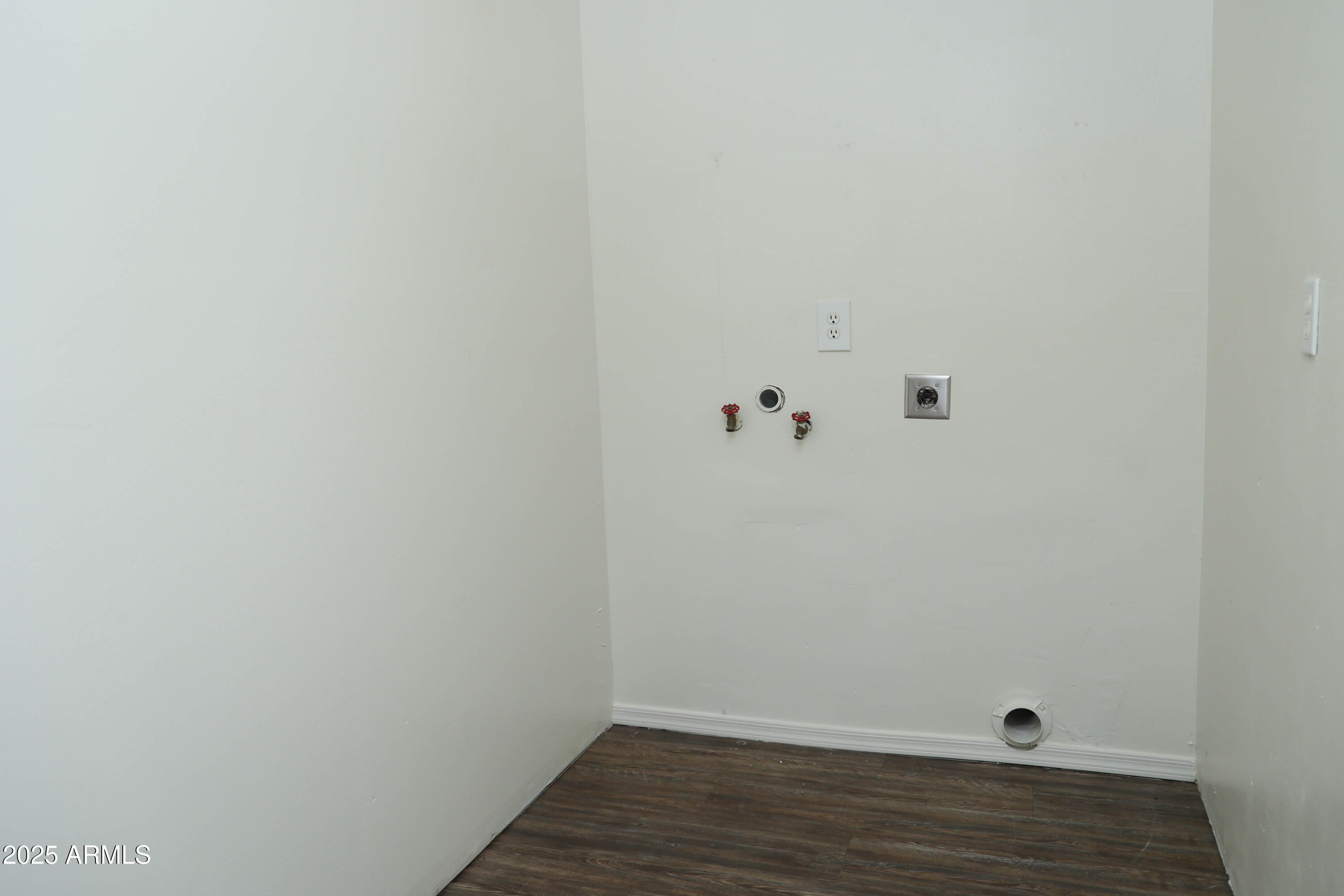 778 West Salt Mine Road Camp Verde, AZ 86322 - Photo 7 of 18 Laundry Room