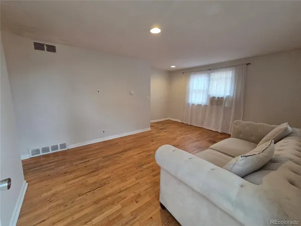 $2,350 | 3463 West 33rd Avenue, Denver, CO 80211