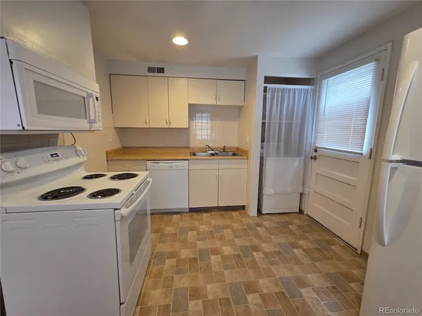 $2,350 | 3463 West 33rd Avenue, Denver, CO 80211